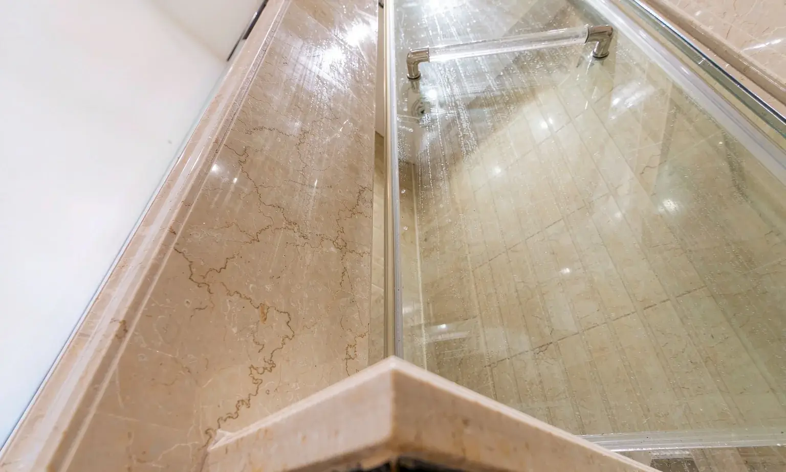 Hong Kong bathroom marble threshold damming