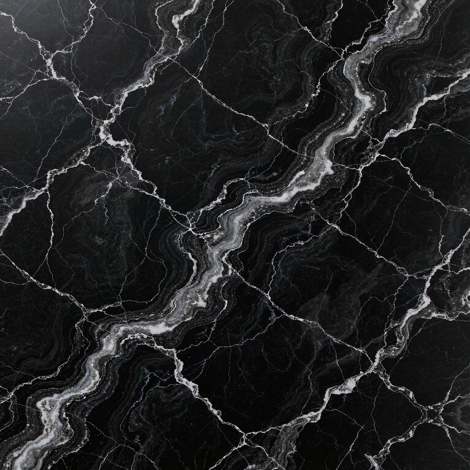 黑銀紋 Black Silver Vein Marble 石材樣板圖，黑色系，產地土耳其，產地土耳其，體積密度2.74 g/cm³，吸水率≤0.17%，莫氏硬度3，適用於地面、牆身、檯面、特色牆