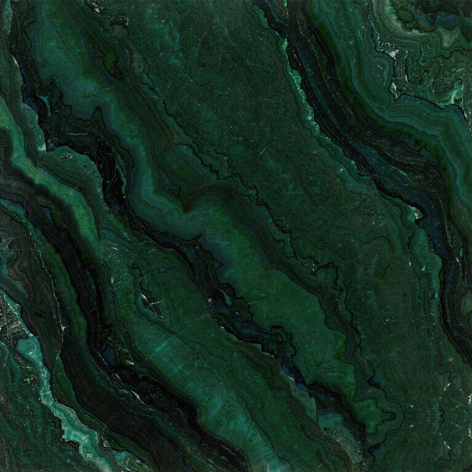 帝皇綠 Imperial Emerald Marble 石材樣板圖，深綠系，產地意大利，產地意大利，體積密度2.71 g/cm³，吸水率≤0.38%，莫氏硬度4，適用於牆身、檯面、特色牆、大堂、客廳