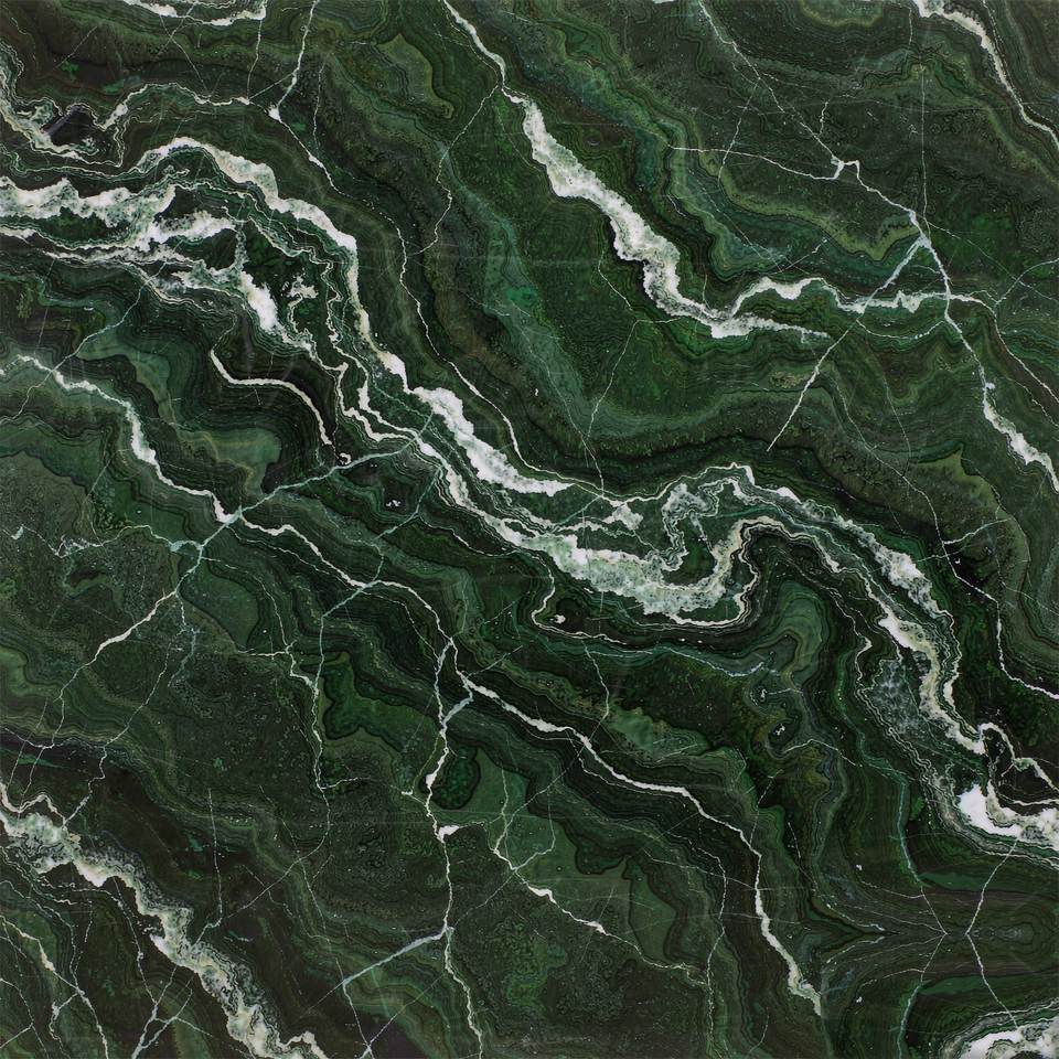 大花綠 Verde Alpi Marble 石材樣板圖,綠色系,產地意大利,產地意大利,體積密度2.67 g/cm³,吸水率≤0.18%,莫氏硬度4,適用於牆身、檯面、特色牆、大堂、地面